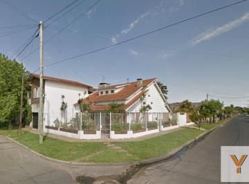 Casa · 170m² · 4 Ambientes · 1 Cochera · Casa en Venta - 3 Dorm. 2 Baños - San Isidro