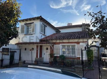 Casa · 206m² · 5 Ambientes · 1 Cochera · Casa de 5 Ambientes en Venta en El Corazón de Chauvin