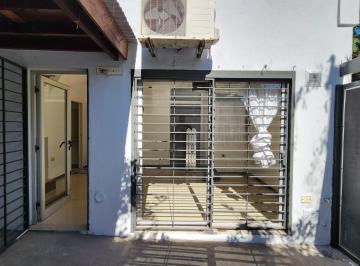 PH · 57m² · 3 Ambientes · 1 Cochera · PH en Lanús Oeste