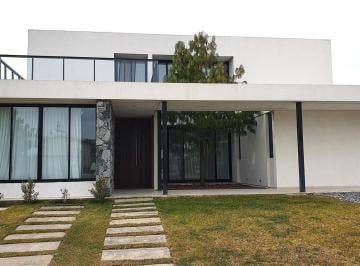 Casa · 257m² · 7 Ambientes · Casa en Venta - 5 Dorm. 5 Baños - Pinamar