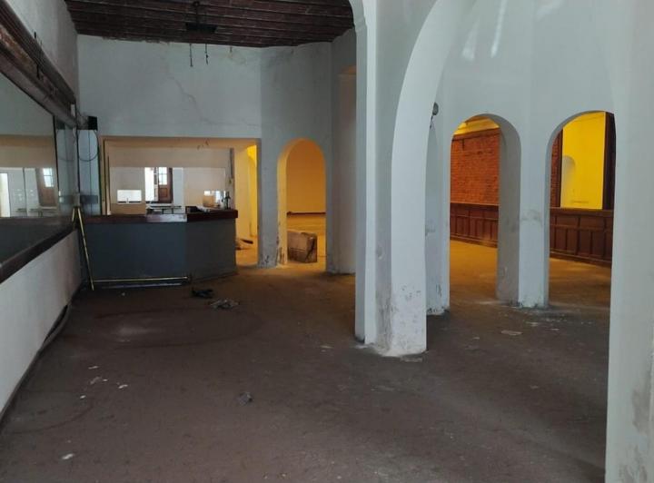 Local comercial · 400m² · 5 Ambientes