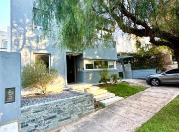 Casa de 6 ambientes Venta USD 290.000 · Casa en Venta en Dalvian