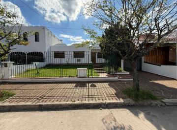 Casa de 5 ambientes, Córdoba · Casa en Alquiler 3 Dorm. + Quincho + Patio