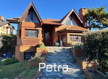 Casa · 236m² · 6 Ambientes · 1 Cochera · Casa en Venta en Pinamar a m del Mar