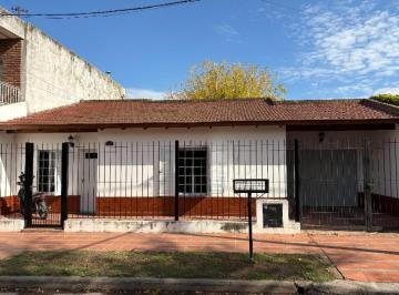 Casa · 208m² · 3 Ambientes · Casa en Venta - 2 Dorm. 1 Baño - Pergamino