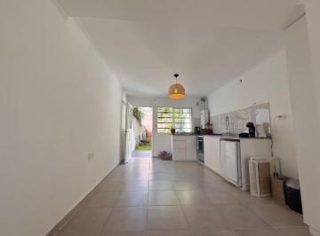 Casa · 65m² · 3 Ambientes · 1 Cochera · Duplex en Venta en Gonnet