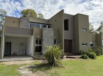 Casa · 280m² · 6 Ambientes · 1 Cochera · Casa en Venta, El Moro, Acepta Propiedad Moreno, Merlo