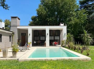 Casa · 292m² · 7 Ambientes · 2 Cocheras · Casa en Venta con Excelente Ubicacion - Club de Campo El Moro - Marcos Paz