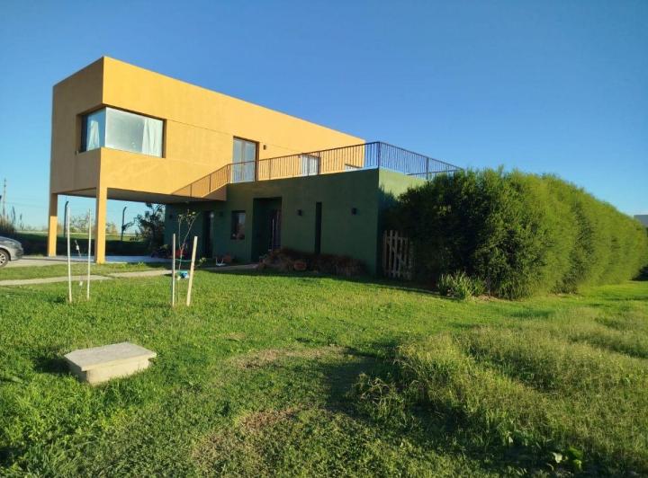 Casa · 135m² · 4 Ambientes · 4 Cocheras