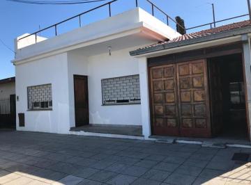 Casa · 65m² · 4 Ambientes · 1 Cochera · Casa en Venta - 3 Dorm. 2 Baños - Cochera - 223 m² - Quilmes