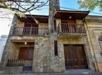 Casa de 5 ambientes, La Plata · Casa en Venta de 4 Dorm. en Calle Diag. 79 E/ 63 y 64 de La Plata.