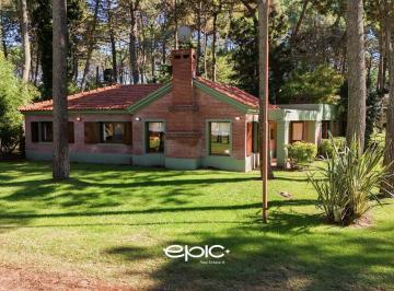 Casa · 143m² · 4 Ambientes · Casa en Venta en Pinamar
