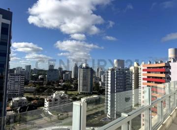 Departamento · 20m² · 5 Ambientes · 1 Cochera · Apartamento 3 Dorm. Venta - Punta del Este