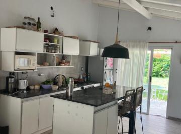Casa · 130m² · 5 Ambientes · 1 Cochera · Casa en Venta - 3 Dorm. 2 Baños - Escobar