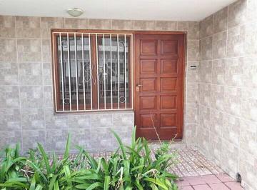 Casa de 4 ambientes, Jesús María · Venta de Vivienda + Dos Departamentos