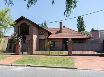Casa de 3 ambientes, La Plata · Casa con 1000 m² de Terreno y 3 Dorm. en Venta en Manuel B Gonnet