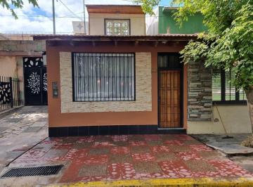 Casa · 90m² · 4 Ambientes · Casa en Barrio Trapiche Godoy Cruz