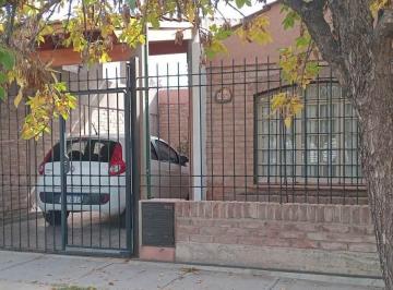 Casa · 239m² · 7 Ambientes · 2 Cocheras · Casa en Zona Torreón
