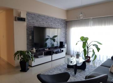Departamento de 3 ambientes, Lanús · Amplio Departamento 3 Ambientes Opción Cochera Cubierta Apto Credito