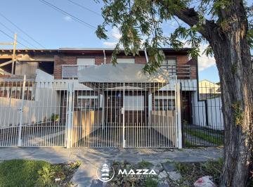 Casa · 100m² · 3 Ambientes · 1 Cochera · Alquiler 24 Meses Dúplex - 3 Ambientes - Villa Primera