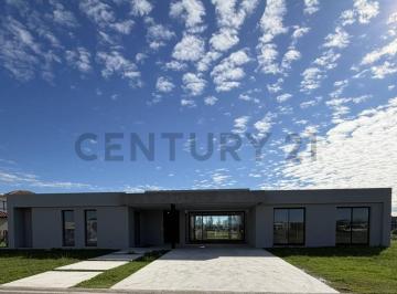 Casa · 350m² · 5 Ambientes · 6 Cocheras · Casa en Venta a Estrenar, 5 Ambientes Al Rio, Naudir, Escobar