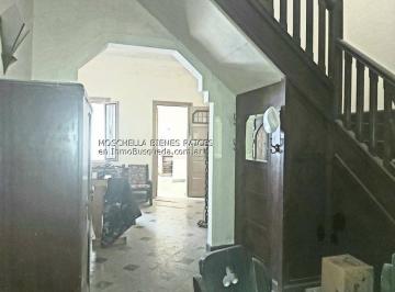 Casa de 2 ambientes, La Plata · Casa en PH con 246 m² en Venta con 4 Habitaciones en La Plata.