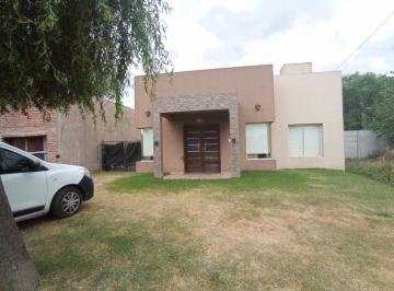 Casa · 117m² · 8 Ambientes · Casa en Venta - 3 Dorm. 2 Baños - 516 m² - Saladillo