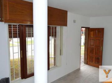 Casa · 100m² · 3 Ambientes · 1 Cochera · Dúplex en Venta - 2 Dorm. 2 Baños - Cochera - 110 m² - Gambier, La Plata