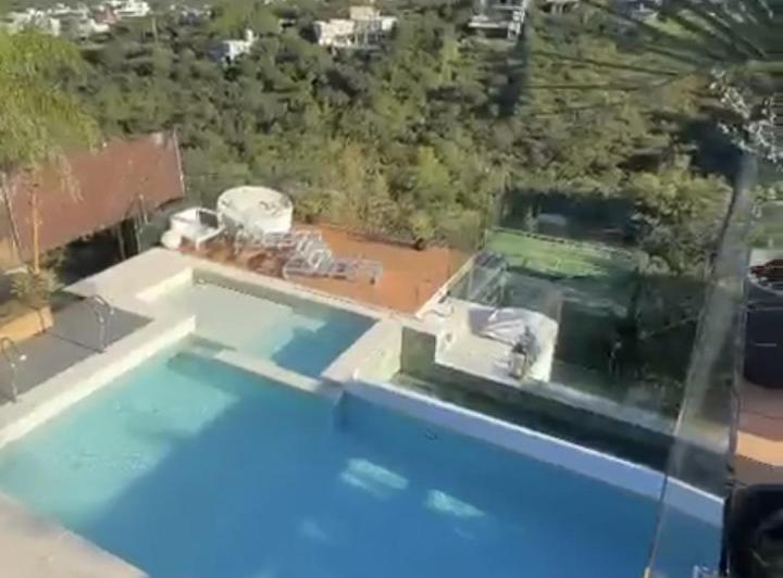Casa · 700m² · 16 Ambientes