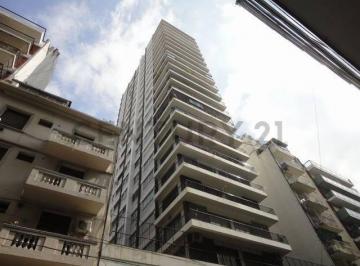 Departamento · 230m² · 6 Ambientes · 2 Cocheras · Alquiler Departamento de 6 Ambientes en Recoleta, Piso Alto con Vista Panorámica a Toda La Ciudad
