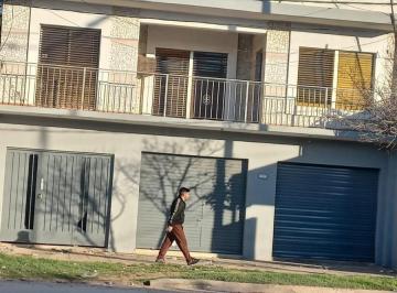 Casa · 150m² · 5 Ambientes · Casa en Venta - 3 Dorm. 2 Baños - Esteban Echeverría