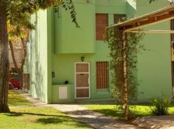 PH · 85m² · 5 Ambientes · 2 Cocheras · Alquiler - Hermoso Petit Chalet - 3 Dorm. - Refaccionado en Cipolletti.