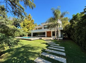 BET-BE1-10441_2 · Casa de Diseño con Jardín y Pileta Climatizada