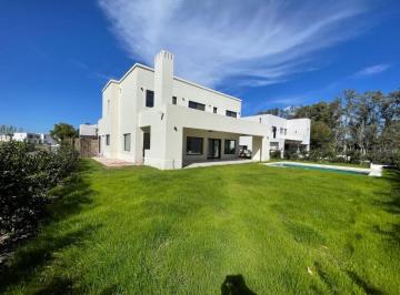 Casa de 6 ambientes, Pilar · Espectacular Casa en Alquiler en Azzurra Tortugas! a Estrenar!