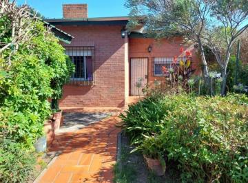 Casa · 120m² · 5 Ambientes · 1 Cochera · Casa Chalet en Venta en Pilar Centro, Pilar, G. B. a. Zona Norte