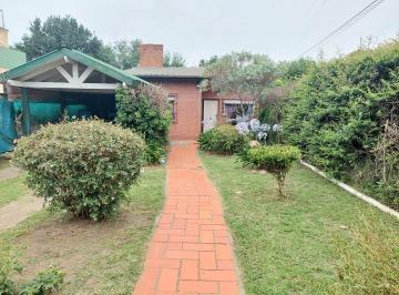 Casa · 120m² · 5 Ambientes · 1 Cochera · Casa Chalet en Venta en Pilar Centro, Pilar, G. B. a. Zona Norte