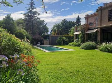d88ab03b-cda2-46d6-b6fa-db4750c724a1.jpg · Casa + Oficina Independiente | 4 Dorm. | Quincho I Piscina en "La Carolina" a m Las Delicias