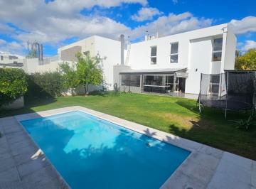 Casa · 187m² · 4 Ambientes · 2 Cocheras · Venta Casa 3dorm. Pileta Valle Escondido