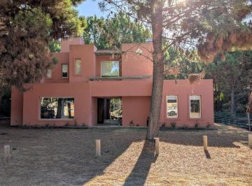 Casa · 165m² · 7 Ambientes · Casa en Venta - 3 Dorm. 3 Baños - Pinamar