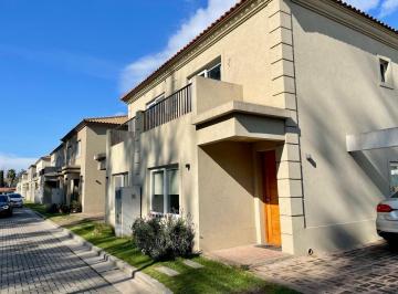 Casa · 106m² · 4 Ambientes · 1 Cochera · Casa Dúplex en Alquiler en Saravi Village, Pilar, G. B. a. Zona Norte