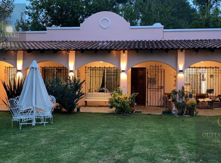 Casa · 860m² · 3 Ambientes · 1 Cochera