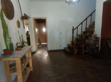 Casa en Venta de 6 ambientes Castelar · Hermosa Casa Súper Amplia y Luminosa