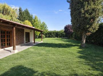 Casa · 180m² · 4 Ambientes · 1 Cochera · Casa en Alquiler Barrio Las Candelas Chacras Lujan