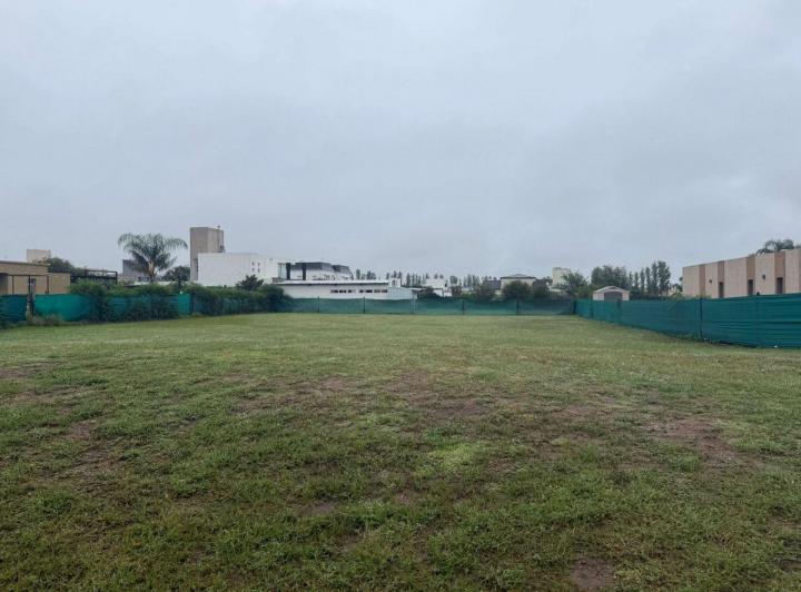 Terreno · 900m²