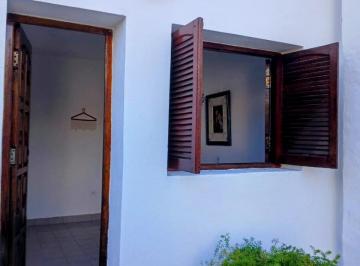 Departamento de 3 ambientes, San Miguel de Tucumán · Su Ubicación Permite un Acceso Rápido a Transporte Público, Comercios, Centros E