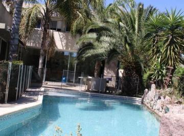 Casa · 490000m² · 4 Dormitorios · 4 Cocheras · Venta Casa Barrio Jardin Inglés Valle Escondido 4 Dorm Más Dpto