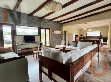Casa · 200m² · 4 Ambientes · Casa en Club de Campo Las Cortaderas