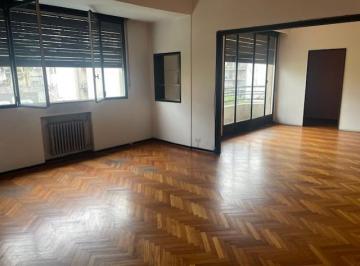 Departamento de 4 ambientes, Caballito · Gran Piso de 4 Ambientes de 140 m², Ubicado en un 5to Piso, en Zona Privilegiada de Caballito.