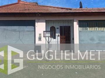 Casa · 130m² · 6 Ambientes · 1 Cochera · Casa - La Plata