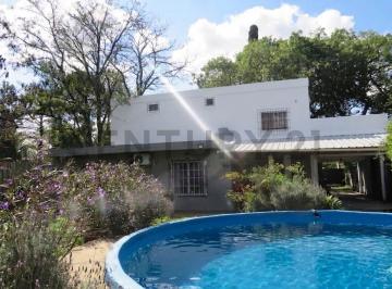 Quinta vacacional · 300m² · 8 Ambientes · 2 Cocheras · Venta Casa 7 Amb|espectacular Quinta en Esquina|2000 m² Parque|pileta|permuta|gonzalez Catan